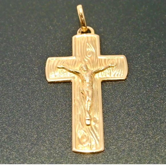18K YELLOW GOLD JESUS CHRIST CROSS PENDANT - Picture 2 of 9